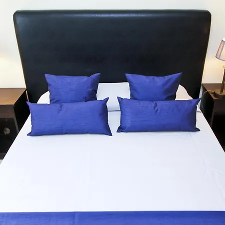Golden Pineda Complex 3 *